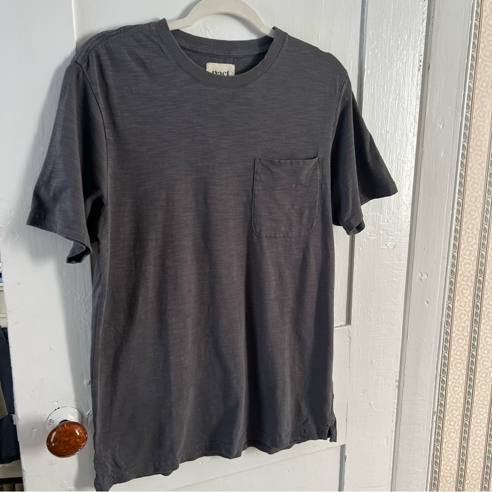 Pact Men's Gray Organic Cotton T-Shirt with Pocket